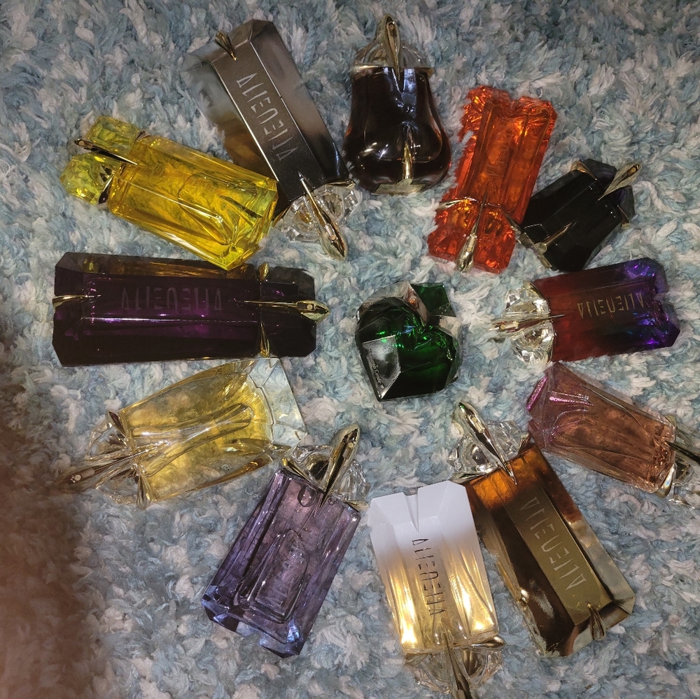 ALIEN COLLECTIONS